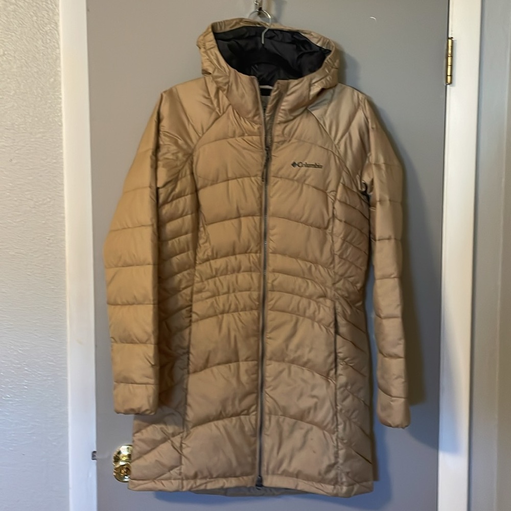 Women’s Columbia Karis Gale™ Long Jacket size small color beach.